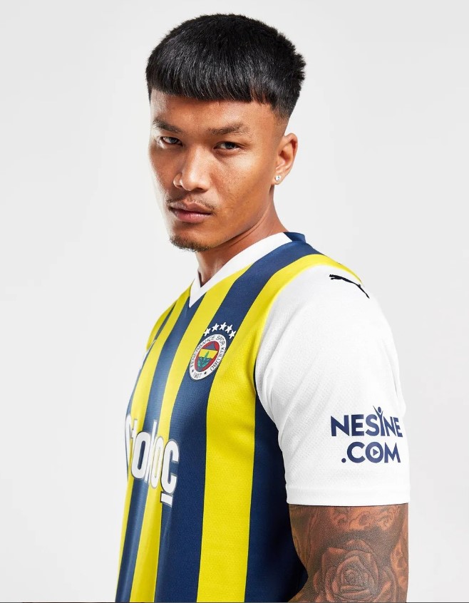 Fenerbahçe'nin yeni sezon forması gündem oldu - Resim : 3