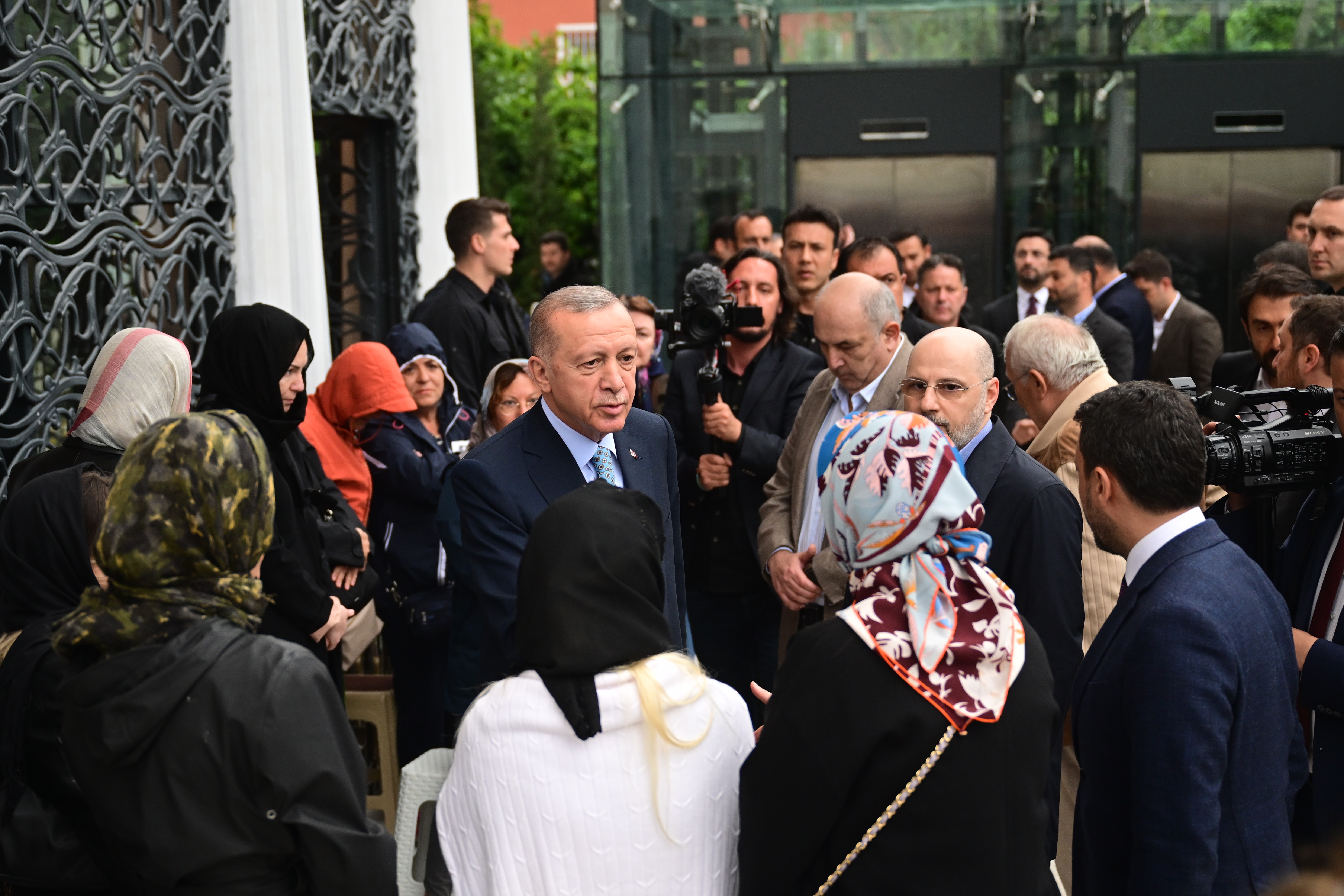 Erdoğan, Sabah yazarı Engin Ardıç'ın cenazesine katıldı - Resim : 2