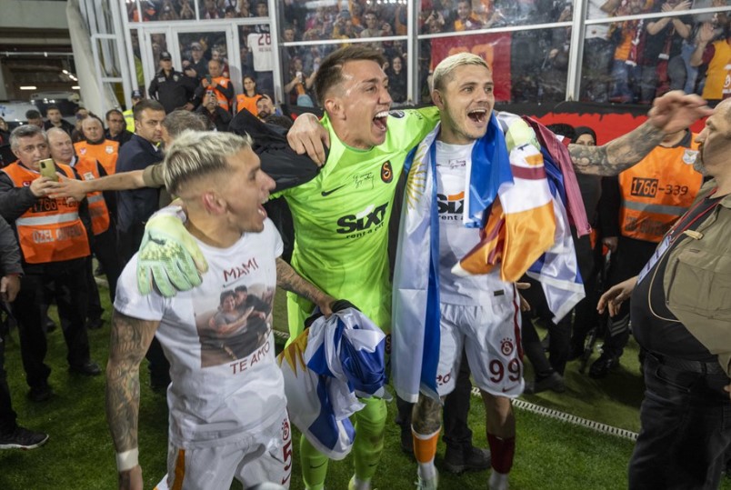Muslera, Süper Lig'teki 6. şampiyonluğunu kutladı - Resim : 1